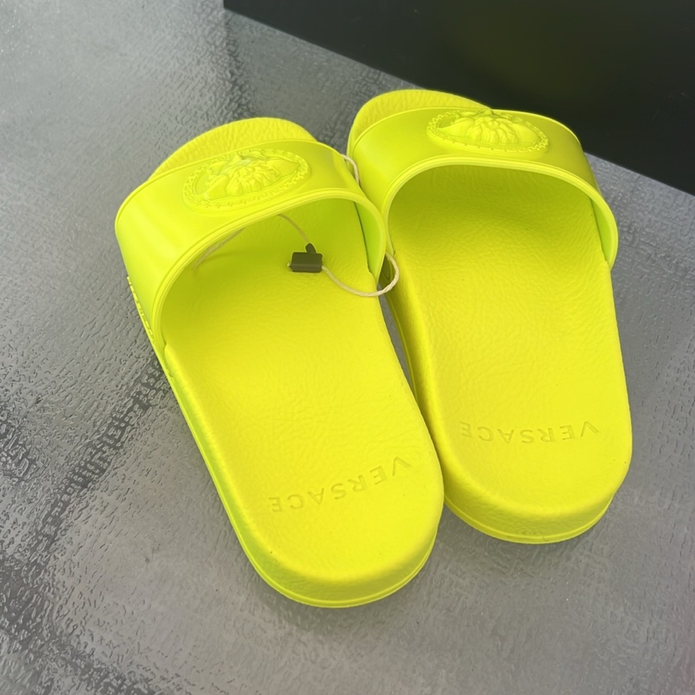 Versace Medusa Kids Sliders - Picture 4 of 9